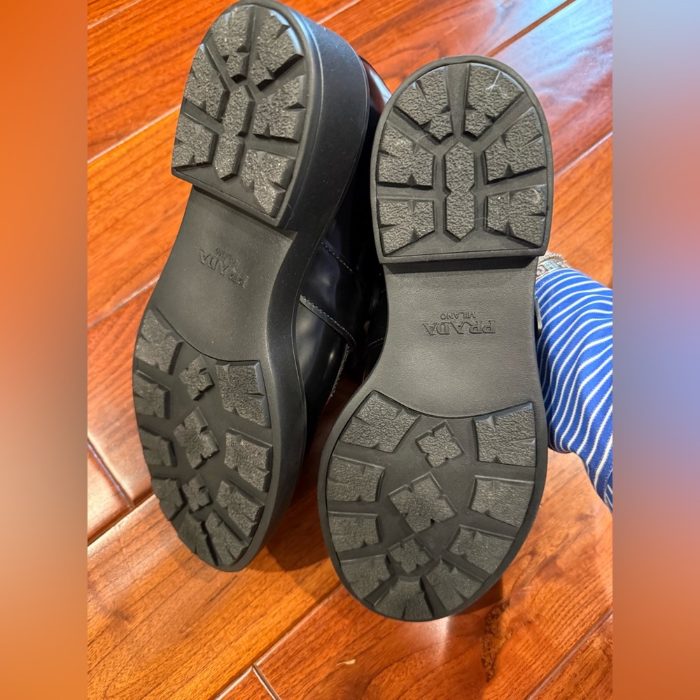 Brand new Prada brushed leather lace up shoes size 40 - Picture 4 of 5